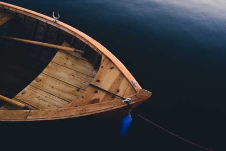 Boot im stillen Wasser